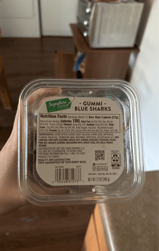 Signature Farms Gummi Sharks