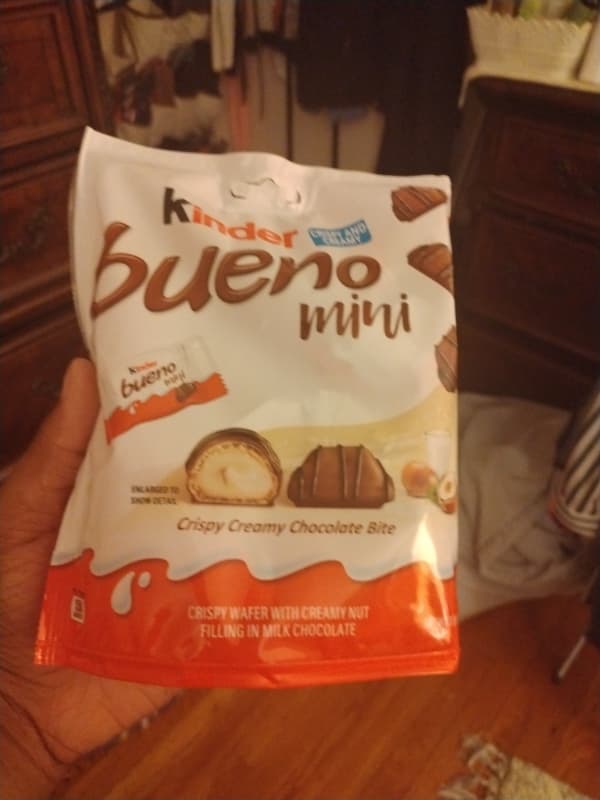 Kinder Bueno Mini Crispy Creamy Chocolate Bite