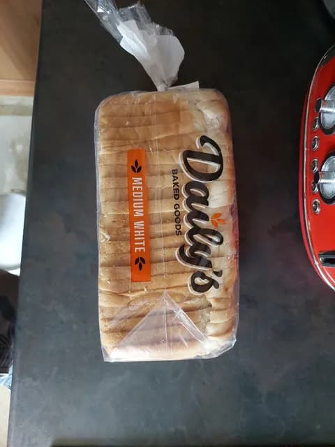 Daily'S Baked Goods Medium Sliced White Bread