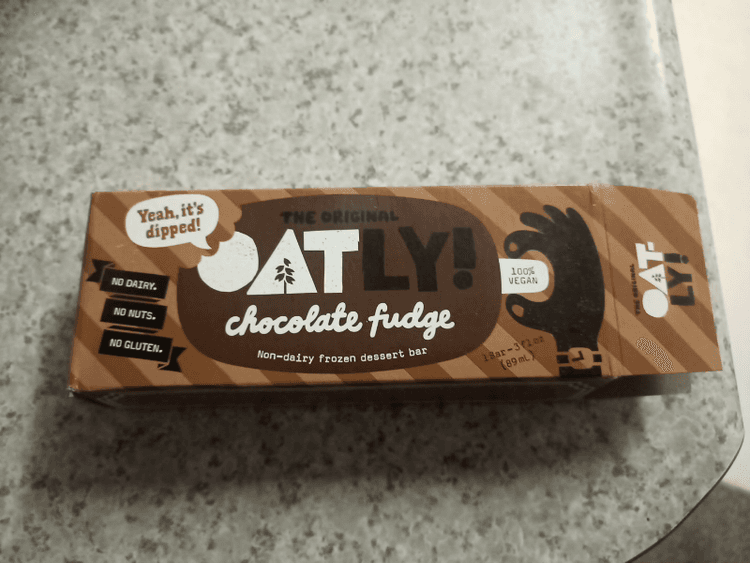 Oatly Chocolate Fudge Non-Dairy Dessert Bar