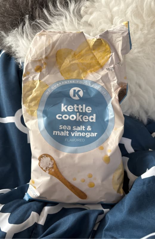 K Kettle Cooked Sea Salt & Malt Vinegar Potato Chips