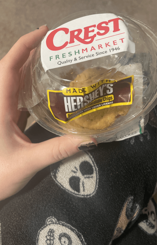 Crest Fresh Market Made Hershey'S Semi-Sweet Chocolate Chips