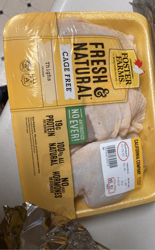 Foster Farms Fresh & Natural* Cage Free† Chicken Thighs