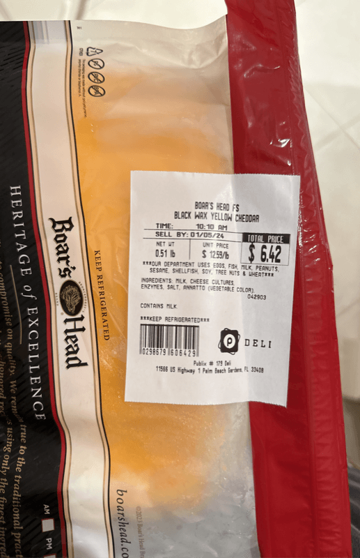 Boar'S Head Black Wax Yellow Cheddar