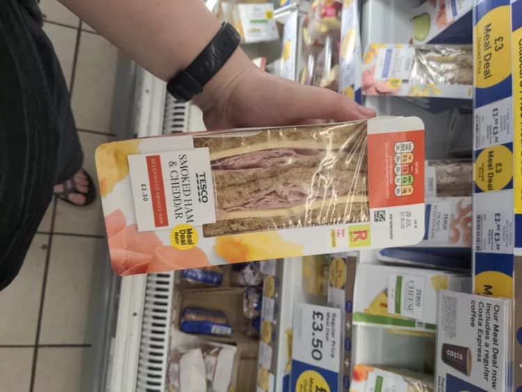 Tesco Smoked Ham & Cheddar Beechwood Smoked Ham