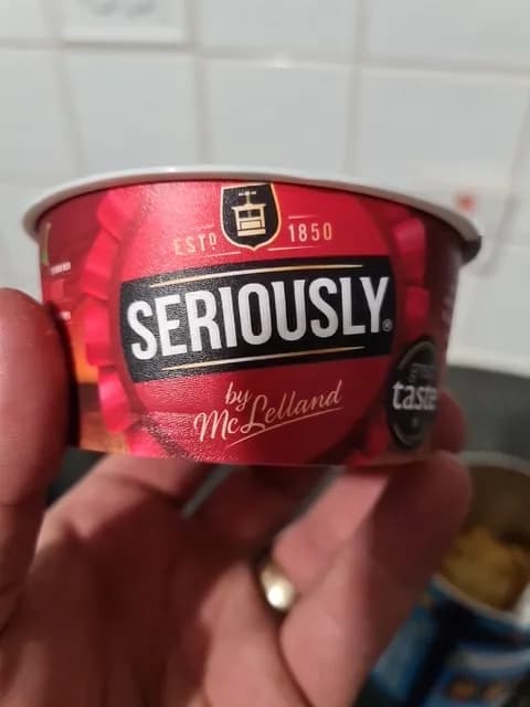 Seriously By Mclelland Cheddar Cheese Spread With Red Hot Chilli Pepper Powder