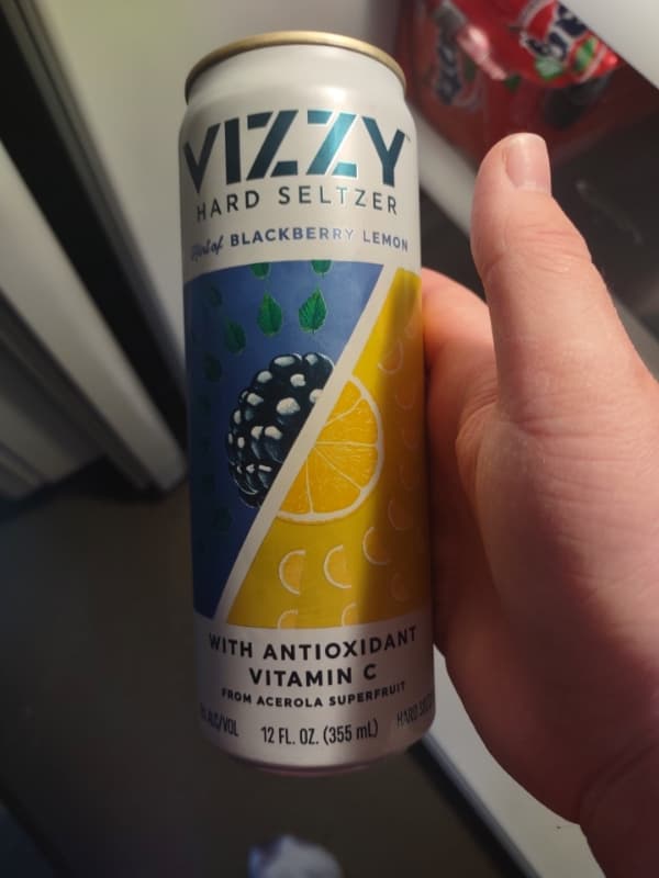 Vizzy Hard Seltzer Blackberry Lemon