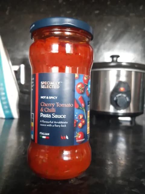 Specially Selected Hot & Spicy Cherry Tomato & Chilli Pasta Sauce