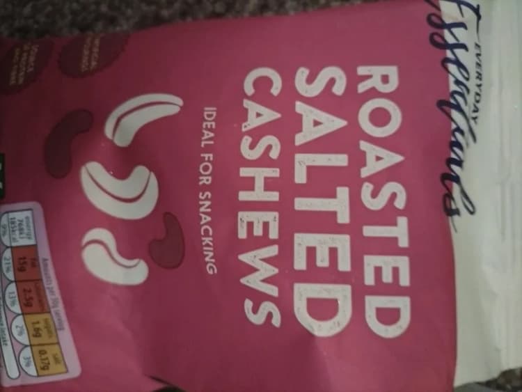 Everyday Essentials Roasted Salted Cashews
