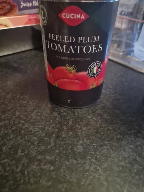 Cucina Peeled Plum Tomatoes In A Rich Tomato Juice