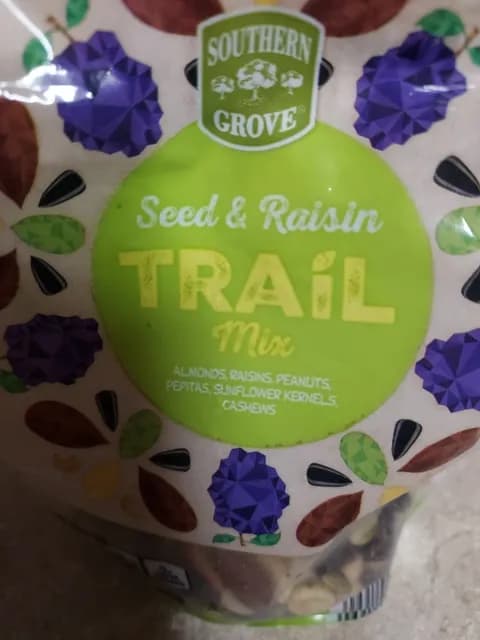 Southern Grove Seed & Raisin Trail Mix