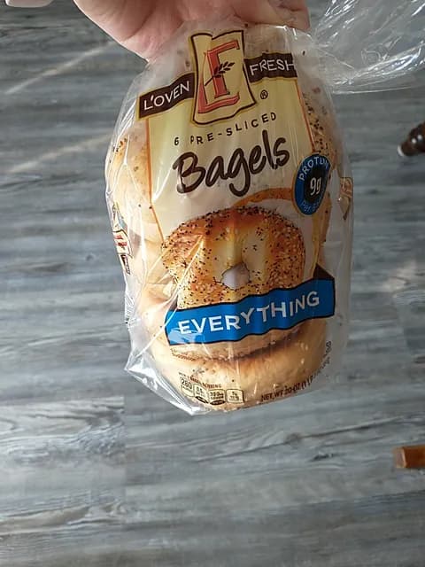 L'Oven Fresh 6 Pre-Sliced Bagels Everything