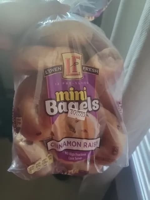 L'Oven Fresh Cinnamon Raisin Mini Bagels