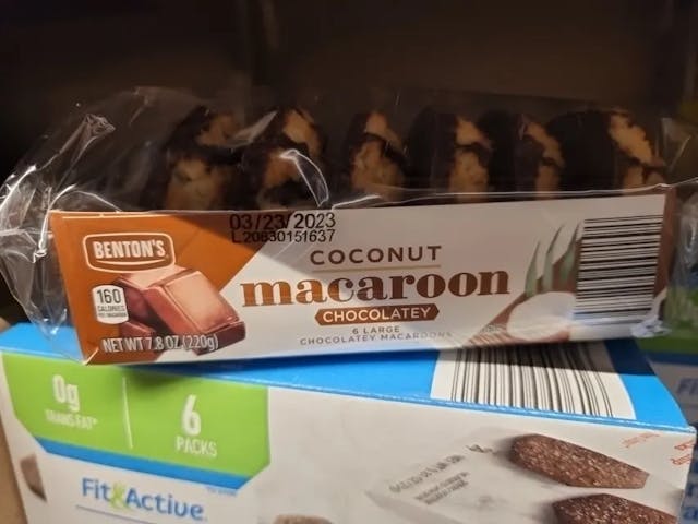 Benton's Coconut Macaroon Chocolatey