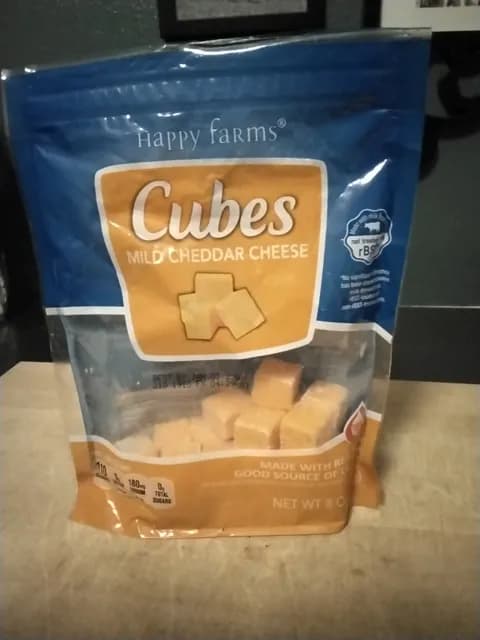 Happy Farms Cubes Mild Cheddar Cheese