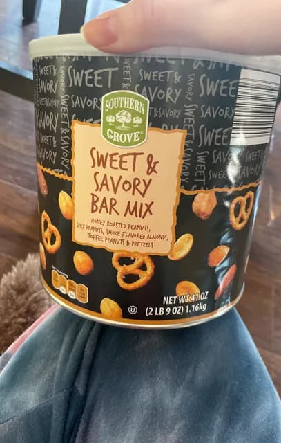 Southern Grove Sweet & Savory Bar Mix