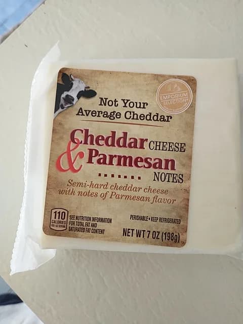 Emporium Selection Cheddar Cheese & Parmesan Notes