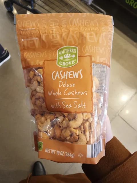 Southern Grove Cashews Deluxe Whole Cashews With Sea Salt