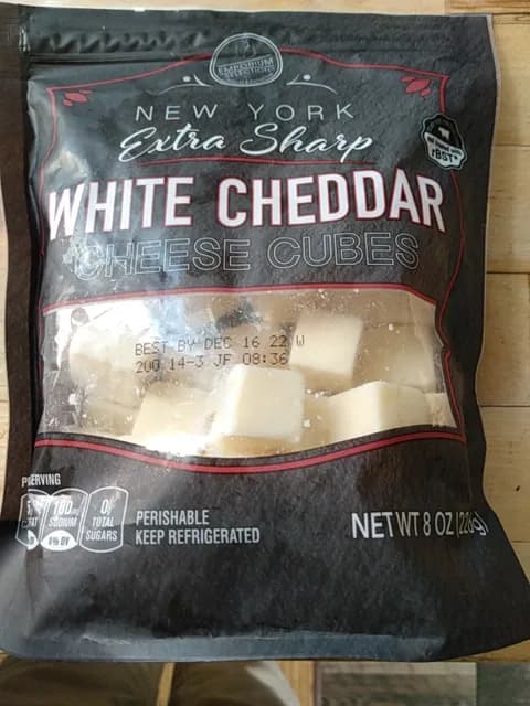 Emporium Selection Extra Sharp White Cheddar Cheese Cubes