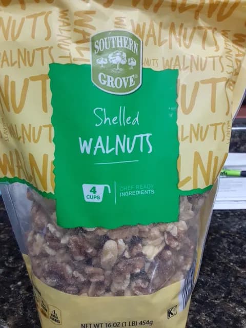 Southern Grove Shelled Walnuts