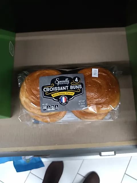 Specially Selected Rich Butter Flavor Croissant Buns