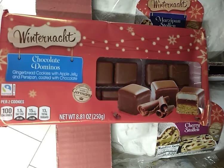 Aldi Winternacht Chocolate Dominos