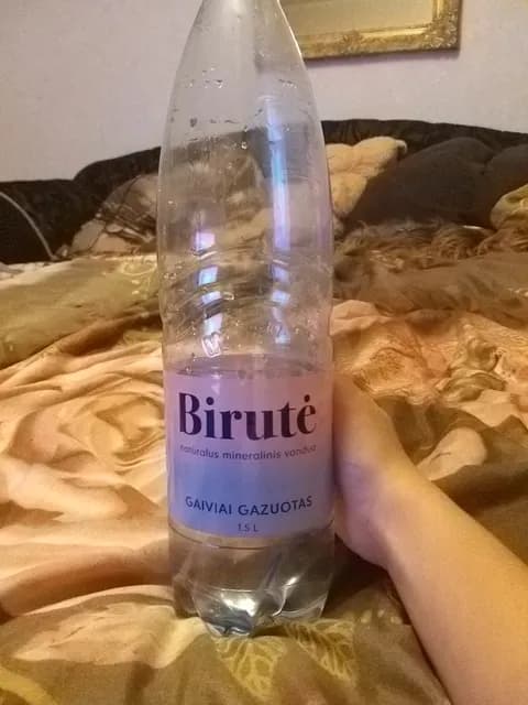Birutė Gaiviai Gazuotas Natūralus Mineralinis Vanduo