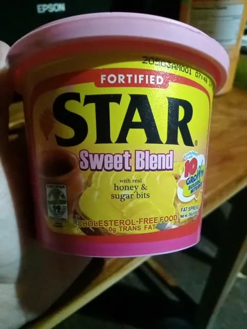 Star Fortified Sweet Blend With Real Honey & Sugar Bits Fat Spread