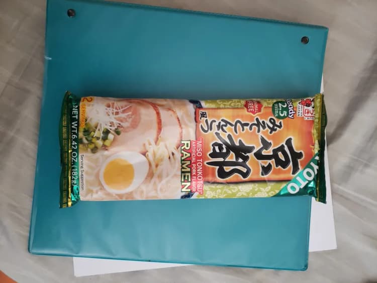 Itsuki Kyoto Japanese Style Ramen Noodles With Miso Tonkotsu Artificial Pork Flavor Soup