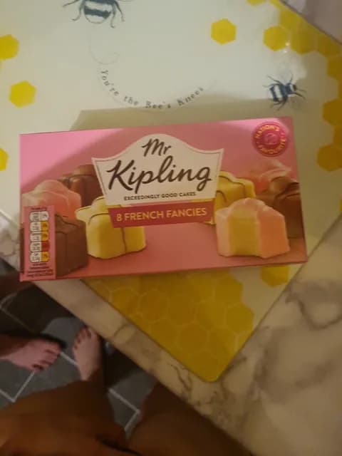 Mr Kipling 8 French Fancies