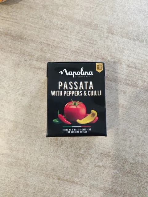 Napolina Passata With Peppers & Chilli