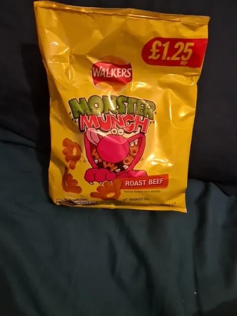 Walkers Monster Munch Roast Beef Baked Corn Snack