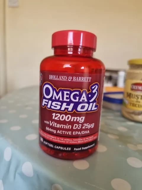 Holland & Barrett Omega-3 Fish Oil With Vitamin D
