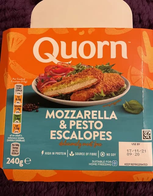 Quorn Deliciously Meat Free Mozzarella & Pesto Escalopes