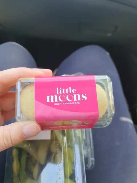 Little Moons Mochi Strawberry  Cheesecake