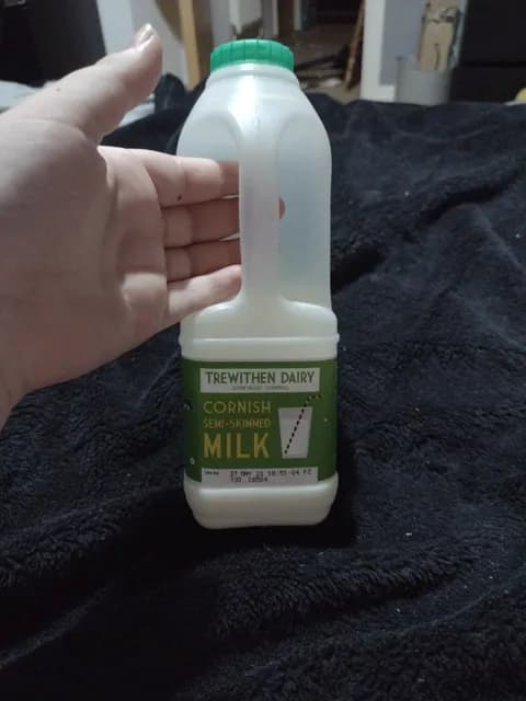 Trewithen Dairy Cornish Semi-Skimmed Milk 1 Litre