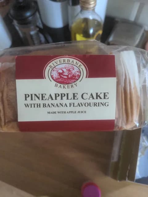 Riverbank Bakery Pineapple Cake With Banana Flavouring