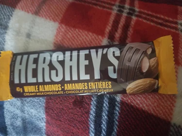 Hershey'S Creamy Milk Chocolate Whole Almond