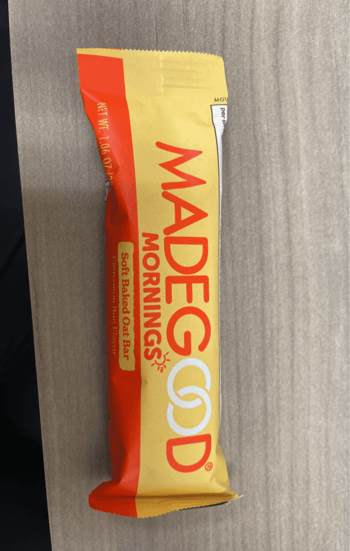 Madegood Mornings Soft Baked Oat Bar Cinnamon Bun Flavor