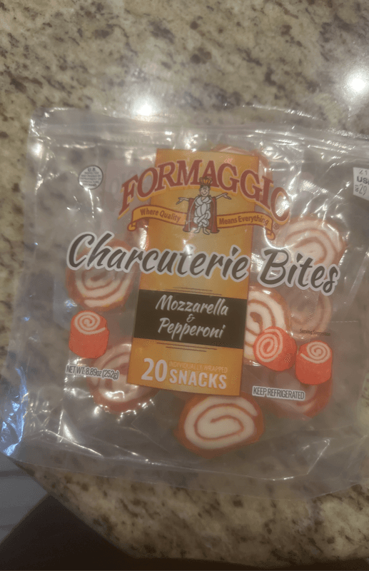 Formaggio Charcuterie Bites Mozzarella & Pepperoni