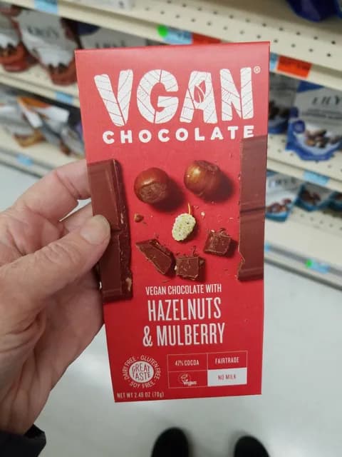 Vgan Chocolate Hazelnuts & Mulberry 47% Cocoa