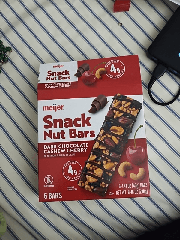 Meijer Snack Nut Bar Dark Chocolate Cashew Cherry Bars