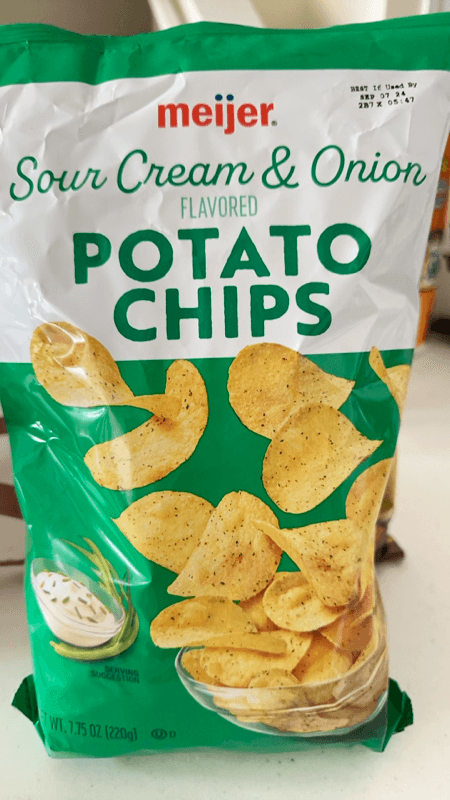 Meijer Sour Cream & Onion Flavored Potato Chips