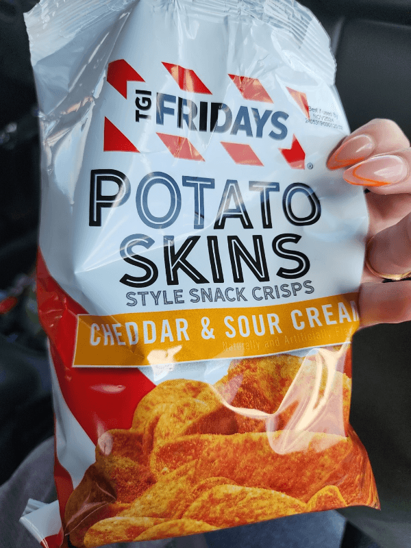 Tgi Friday'S Cheddar & Sour Cream Potato Skins Style Snack Crisps
