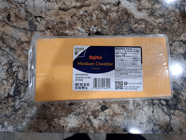 Hy-Vee Medium Cheddar Cheese