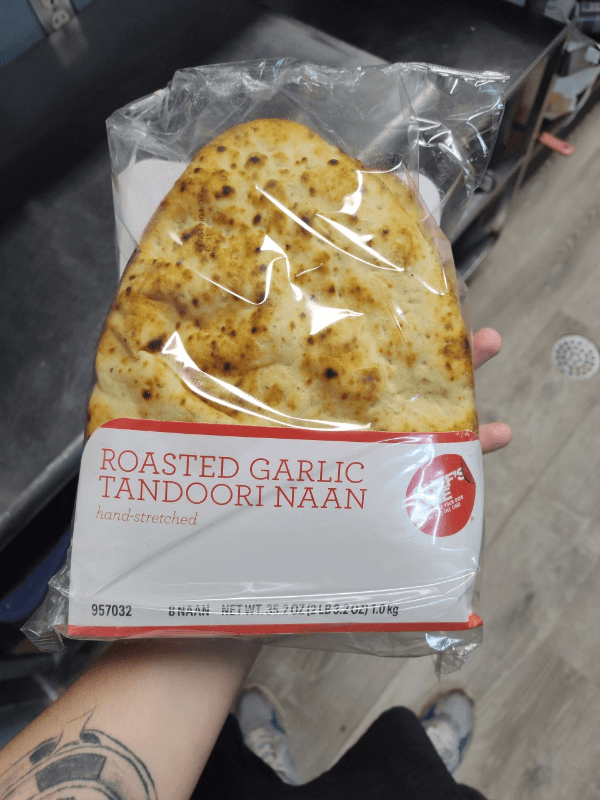 Chef'S Line Roasted Garlic Tandoori Naan