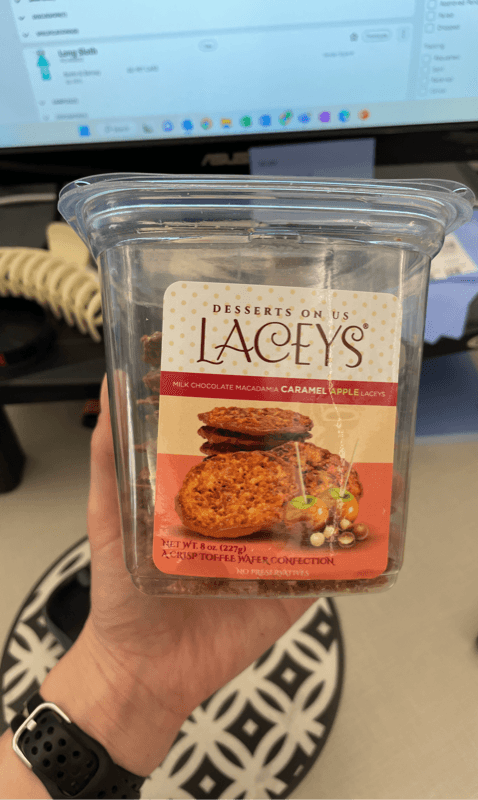 Laceys Milk Chocolate Macadamia Caramel Apple