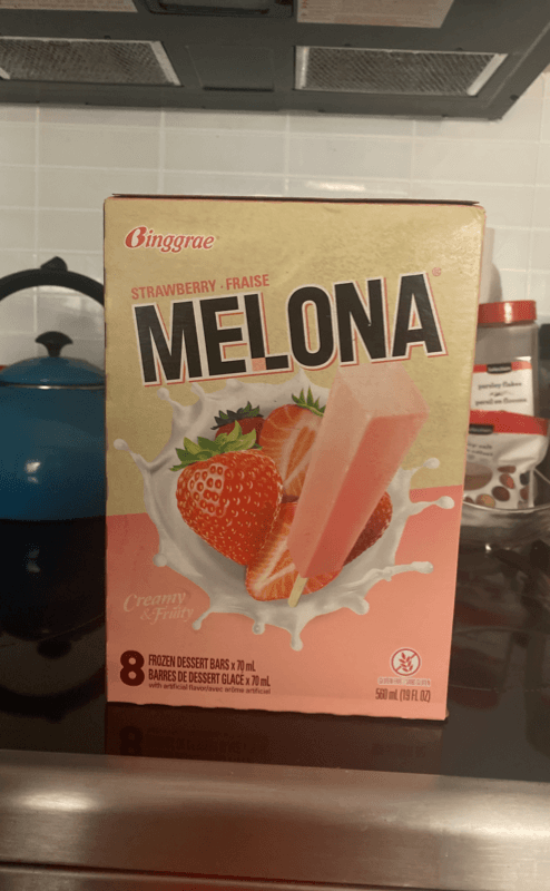 Binggrae Strawberry Melona  Dessert Bars