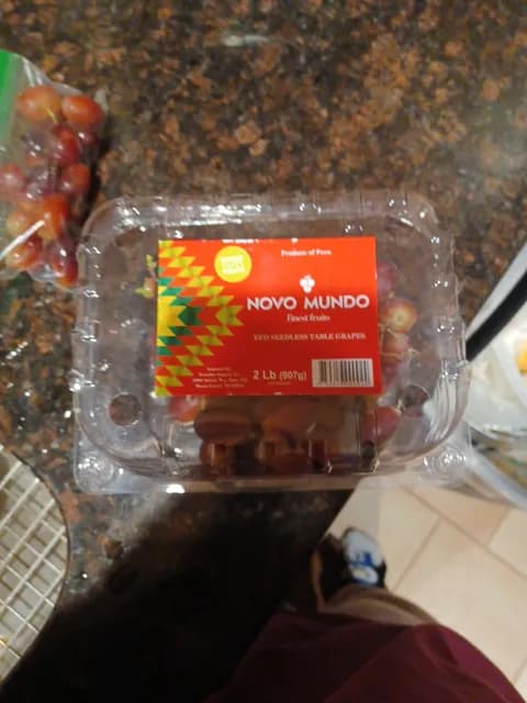 Novo Mundo Finest Fruits Red Seedless Table Grapes
