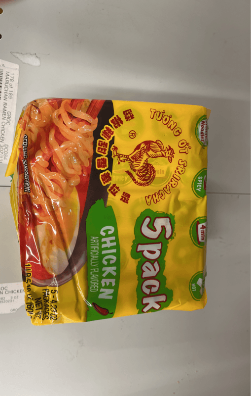Tuong Ot Sriracha Chicken Flavor Ramen Noodles